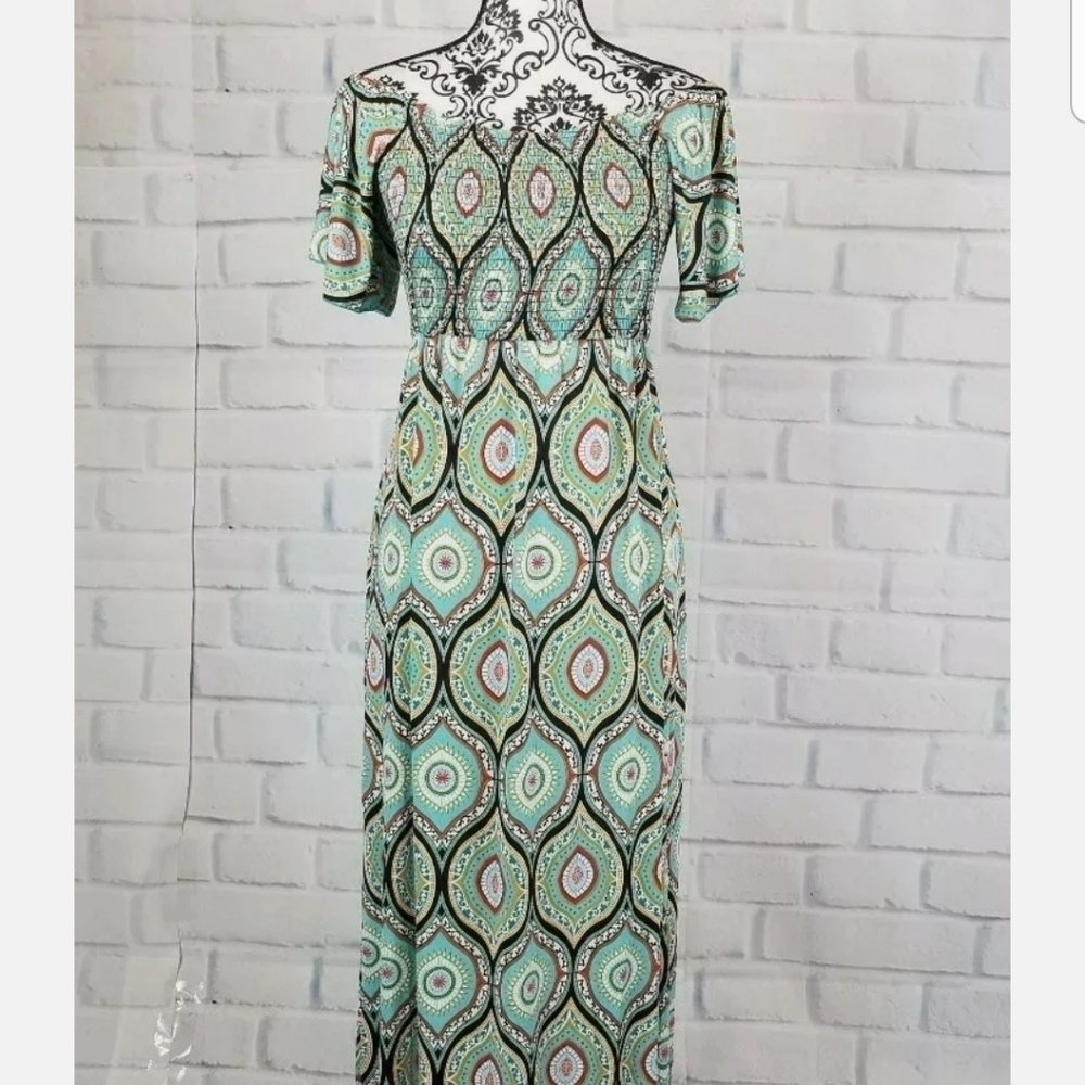 Magic size small short sleeve maxi dress geo print